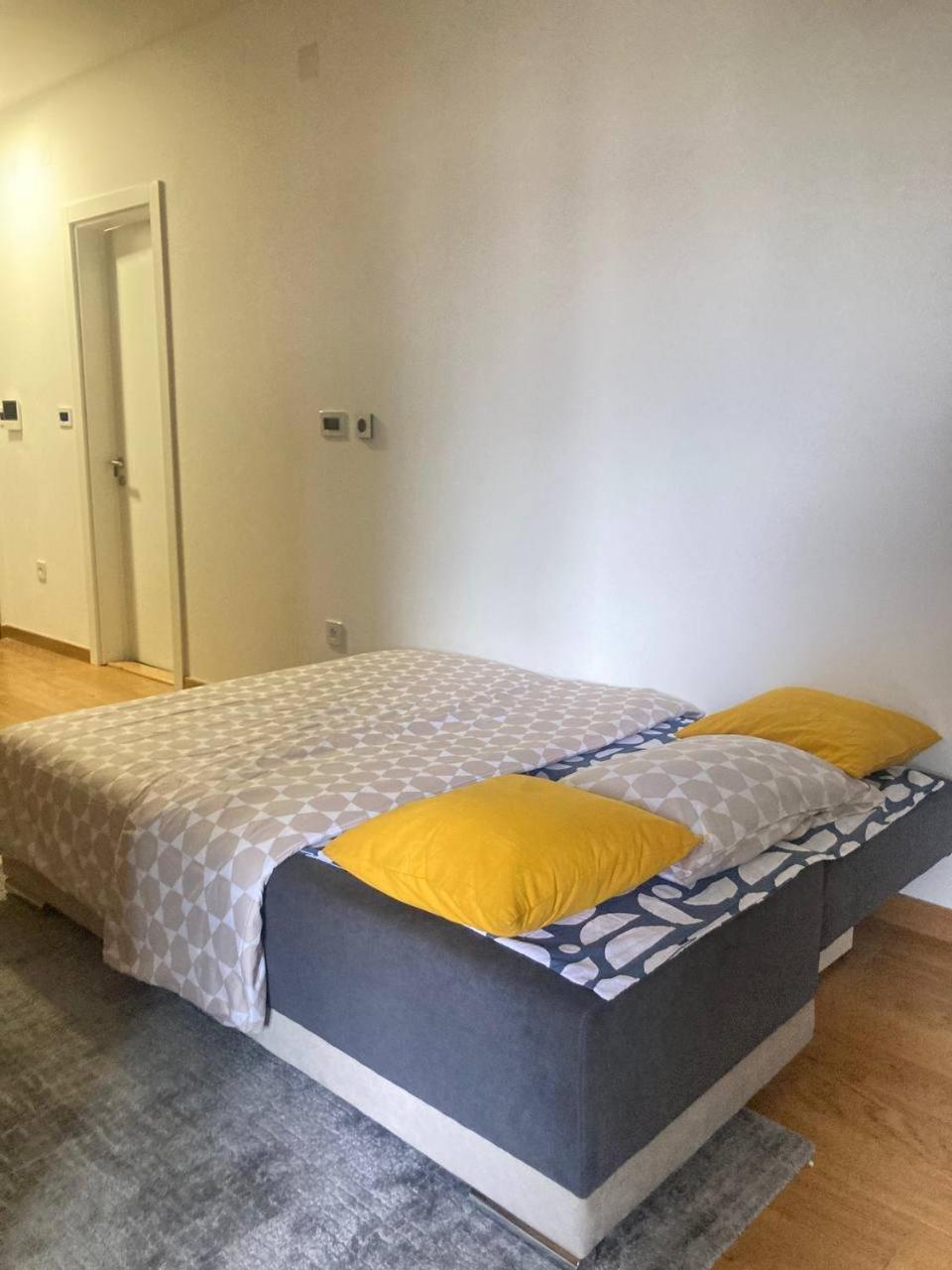 Center Apartment *